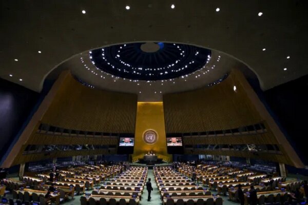 سازمان ملل با اکثریت آرا مأموریت حیاتی آنروا را ۳ سال دیگر تمدید کرد!