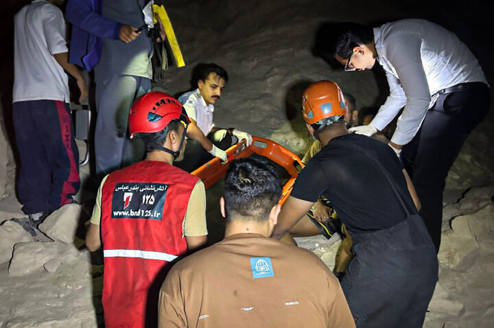 نجات معجزه‌آسا از سقوط مرگبار در پارک پنجه‌علی بندرعباس!