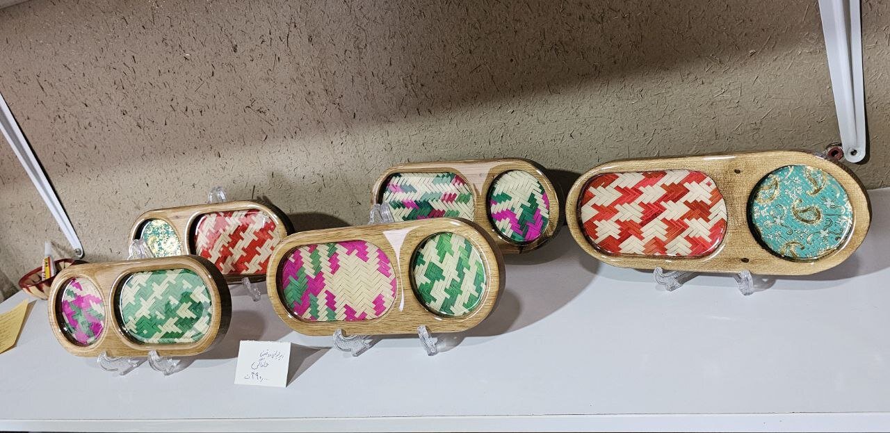 خلاقیت هنرمندان بافقی به کمک حصیربافی آمد