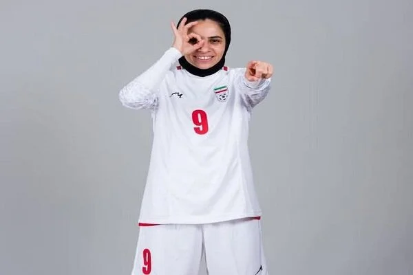 برابر بهترین تیم دنیا بدون ترس بازی کردیم/ لیگ‌ ایران حرفه‌ای نیست