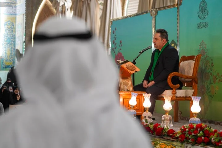 آذین بندی حرم مطهر امیرالمومنین (ع) در آستانه ولادت حضرت زهرا(س)/عکس