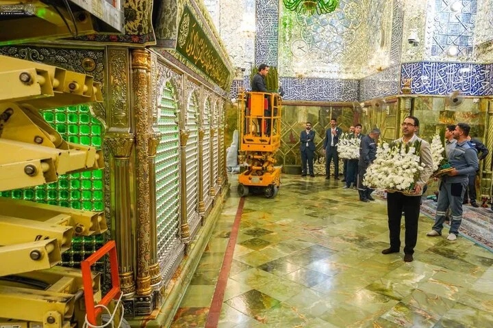 آذین بندی حرم مطهر امیرالمومنین (ع) در آستانه ولادت حضرت زهرا(س)/عکس