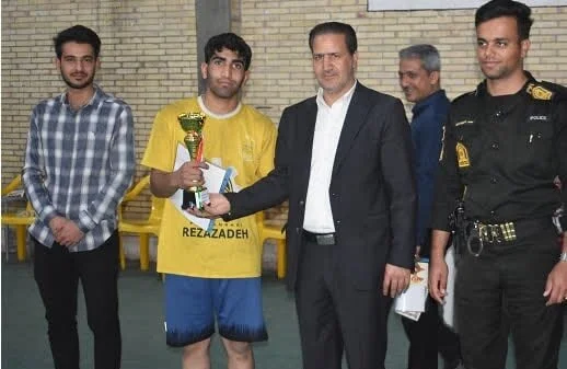 مسابقات فوتسال «جام مدرسه قهرمان» در شهرستان بهاباد برگزار شد