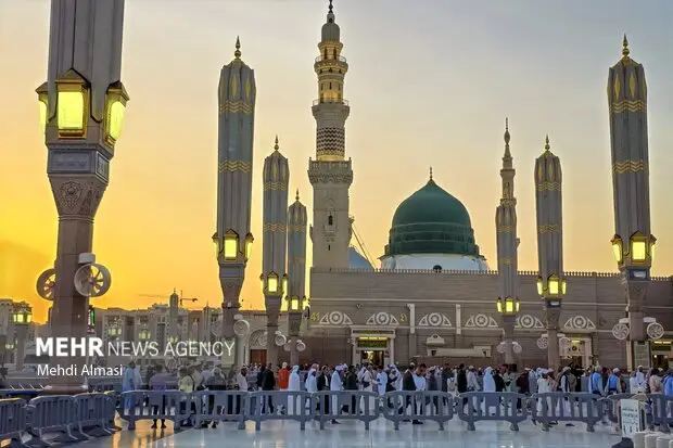 سرمای غیرمنتظره مدینه منوره؛ زائران عمره این نکات را جدی بگیرند!