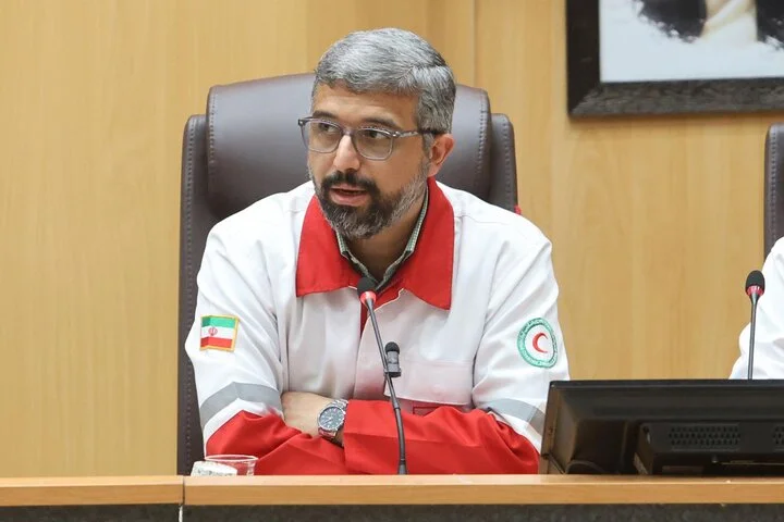 عزتی: داوطلبان ستون‌ های استوار جامعه و کلید غلبه بر بحران‌ها هستند