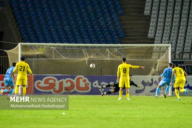 شکست سنگین ملوان در خانه؛ فجرسپاسی با ۴ گل انزلی را تکان داد!