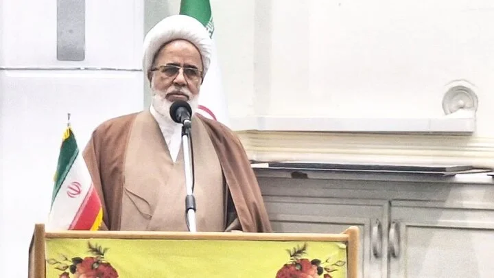 امام جمعه کرمانشاه: استاندار کرمانشاه مدیری میدانی و ولایت‌مدار است