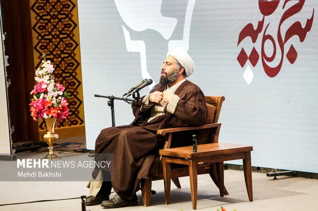 کاشانی فاش کرد؛ راز عظمت شیعیان در سایه تربیت حضرت زهرا(س) چیست؟