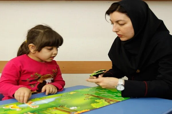 وقتی شیوه‌های نوین آموزشی نتوانست جای مادر را بگیرد؛ روایت روزمرگی‌های پرچالش دو مادر