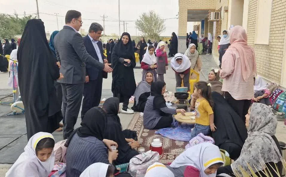 فرماندار تنگستان: مهارت‌های زندگی مکمل آموزش در مدارس است