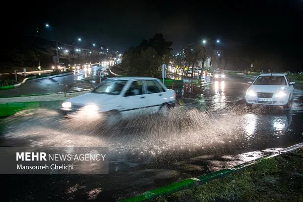 امدادرسانی فوری به ۶۸۱ نفر در بارندگی‌های سنگین خوزستان؛ تلاش بی‌وقفه نجاتگران هلال‌احمر