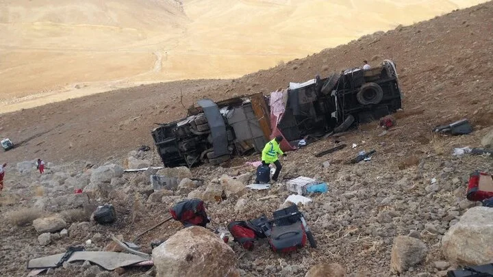 واژگونی مرگبار اتوبوس تهران-یاسوج در سمیرم؛ عامل اصلی فاش شد!