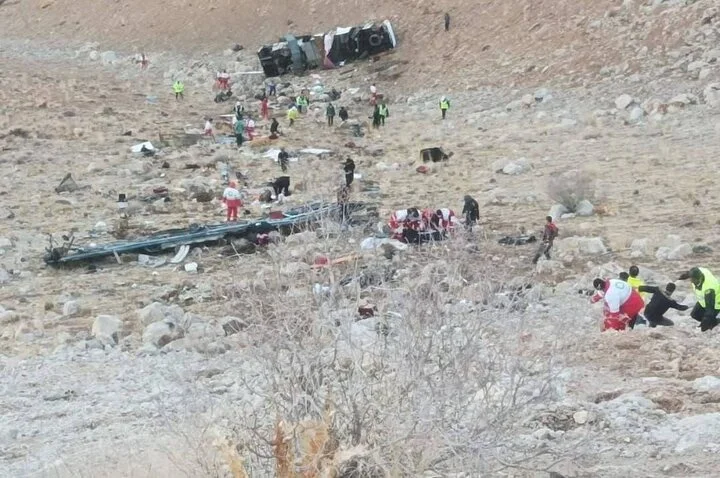 فاجعه در مسیر تهران-یاسوج؛ ۳ کشته و ۱۷ مصدوم در سانحه دلخراش اتوبوس