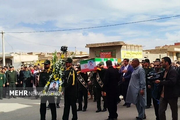 آغاز مراسم باشکوه تشییع شهدای حادثه تروریستی لار در زاهدان و زابل؛ وداعی غم‌انگیز با قهرمانان وطن