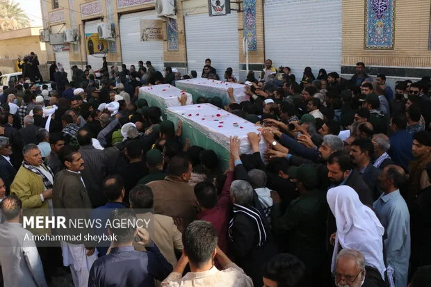 خروش بی‌سابقه مردم زابل در بدرقه ۳ شهید حادثه تروریستی لار