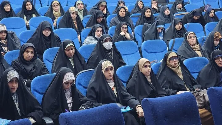 سبک زندگی دینی و اسلامی را به صورت زیبا و جذاب روایت کنیم