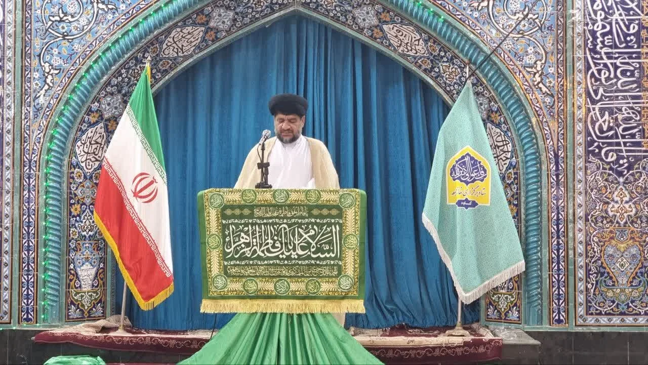 امام جمعه گناوه: دشمن در پی سیطره بر افکار ملت است
