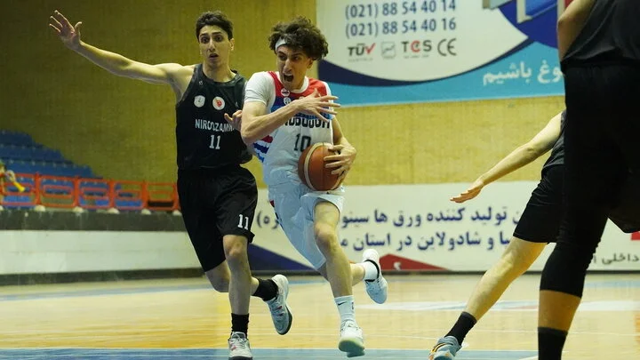 درخشش بی‌نظیر اراکی‌ها در هفته ششم لیگ بسکتبال؛ شکست سنگین تیم تهرانی در خانه!