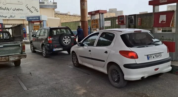 پمپ بنزین‌های سمنان در وضعیت کاملاً عادی؛ خبری از کمبود نیست!