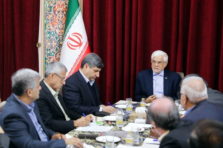 عارف: فتح قله اول علمی منطقه در دسترس است؛ دانشگاه فرهنگیان پیشرو می‌شود