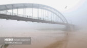 مه گرفتگی سنگین در اهواز همچنان نفس شهر را می‌گیرد!