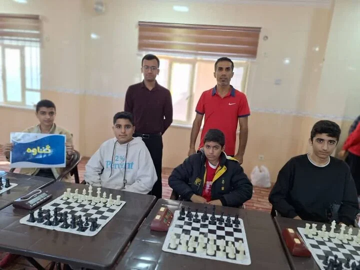 درخشش خیره‌کننده دانش‌آموزان گناوه در مسابقات استانی شطرنج؛ نایب‌قهرمانی با روحیه‌ای مثال‌زدنی!