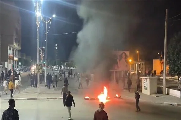 تونس در آتش اعتراض؛ صدای آزادی‌خواهان علیه حکم‌های سنگین سیاسی بلند شد!