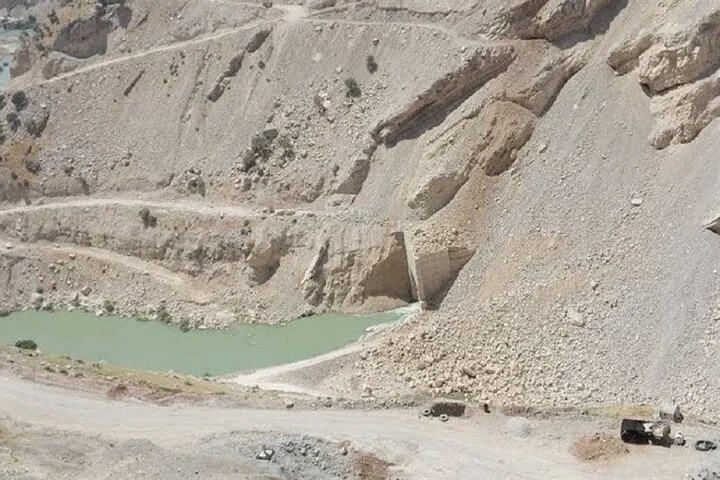 توقف ناگهانی ساخت سد ماندگان در دامنه دنا؛ واقعیت پشت شایعات چیست؟