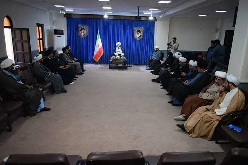 امام جمعه بوشهر: طراحی برنامههای متنوع دانش آموزی در اعتکاف ضروری است