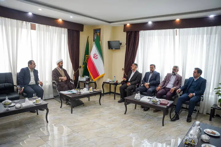 دیدار ویژه رئیس فدراسیون زورخانه‌ای با تولیت حرم شاهچراغ؛ تجلیل از پهلوانان فرهنگ‌ساز