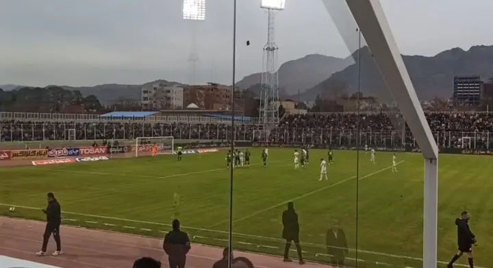 گل تماشایی استقلال از نقطه پنالتی که همه را مبهوت کرد!