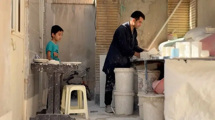 قصه بانویی که یاقوت‌های کویر را جاودانه کرد؛ از تیغ زرشک تا چرخ سفال