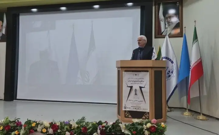 چرا تقویت بینش سیاسی دانشجویان، کلید طلایی پیشرفت علمی ایران است؟