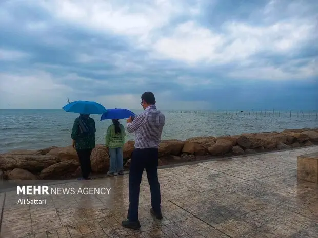 صبح بارانی بندرعباس؛ آغاز روزی متفاوت و پررمزوراز!