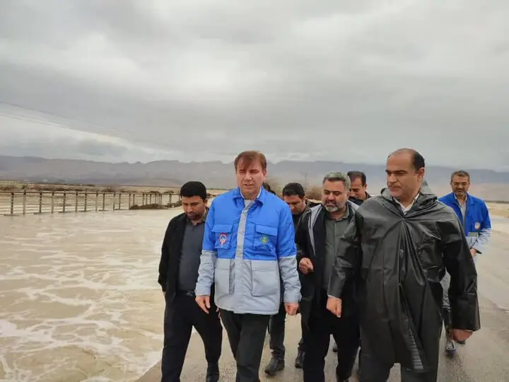 استاندار بوشهر در عسلویه چه دید؟ بررسی وضعیت بارندگی و هشدارهای مهم برای جلوگیری از سیل!