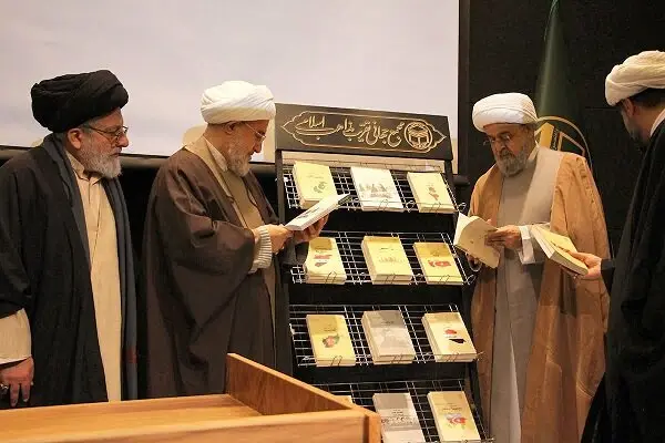 رونمایی از ۱۲ کتاب تازه پژوهشگاه مطالعات تقریبی در هفته پژوهش؛ کشف حقایق نوین مذهبی!