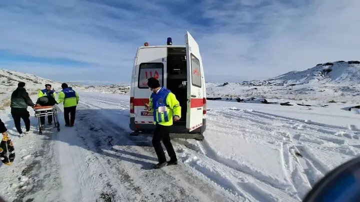 امدادرسانی زمستانی اورژانس ۱۱۵ مشهد در جاده‌ها آغاز شد؛ امنیت زائران رضوی تضمین می‌شود