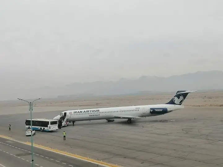 فرود اضطراری هواپیمای ایران ایرتور در یزد به دلیل شرایط جوی بحرانی بندرعباس