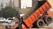 شگفتی در اهواز؛ کامیونی که ناگهان در زمین فرو رفت و همه را متحیر کرد!