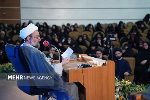 واکنش آیت‌الله محامی به سوال جنجالی دانشجو درباره تیراندازی به سوختبرها