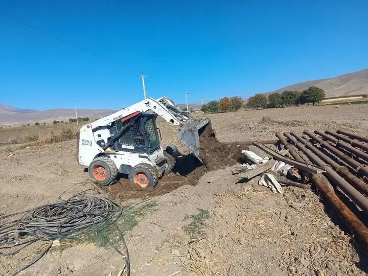 انسداد ۱۱۰ حلقه چاه غیرمجاز در تویسرکان؛ نجات ۷۰۰ هزار مترمکعب آب زیرزمینی