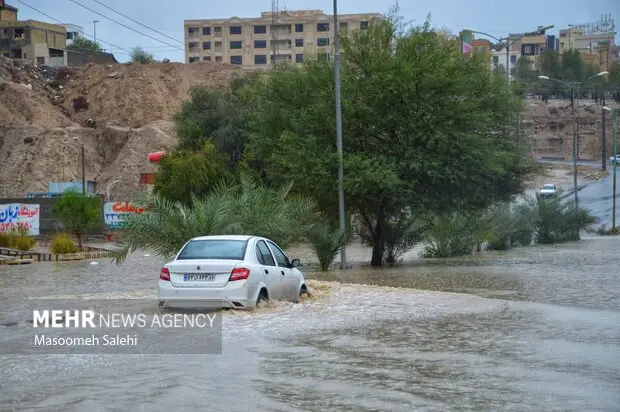 وضعیت بحرانی محورهای ساحلی بندرعباس؛ تردد خودروها به کابوسی تبدیل شده است!