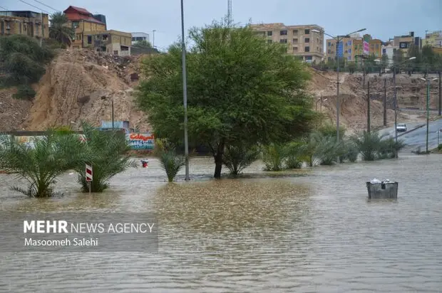 باران شدید بندرعباس؛ محلات زیر آب رفتند و مردم در حیرت!