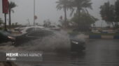 بارش بی‌سابقه در جاسک؛ برق و اینترنت قطع، خیابان‌ها زیر آب رفت!