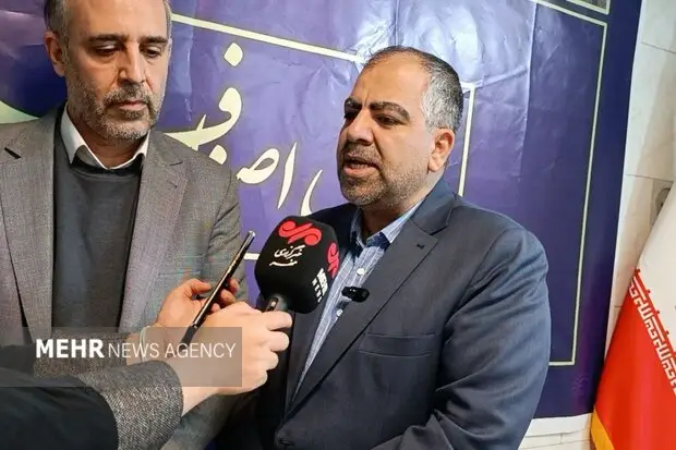 دبیر شورای اصناف تهران: کالای شب یلدا به اندازه کافی در بازار موجود است!