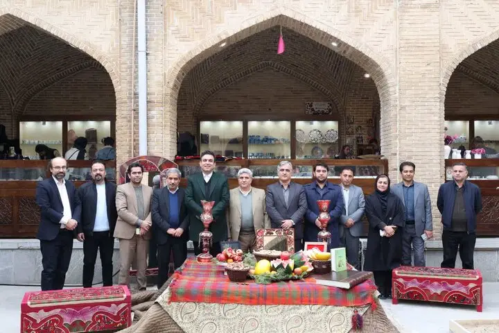 نمایشگاه و بازارچه صنایع‌دستی ویژه شب چله در سنندج برپا شد