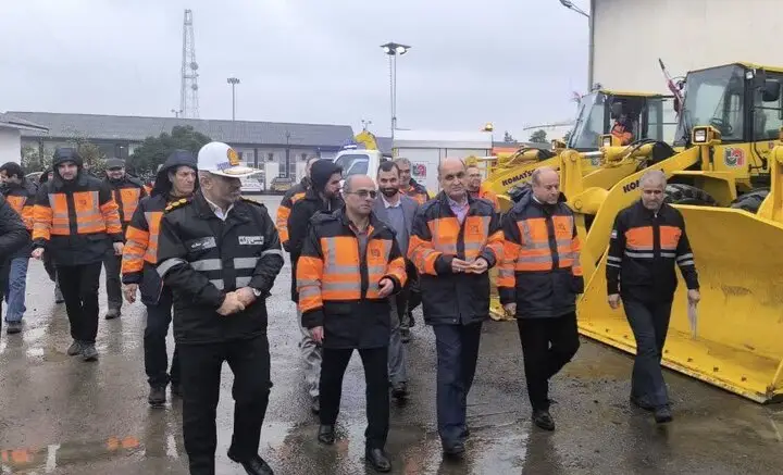 رونمایی از ۳۸ ماشین‌آلات سنگین و نیمه سنگین راهداری گیلان با هزینه ۸۵۰ میلیاردی؛ حرکت بزرگ برای بهبود جاده‌ها!