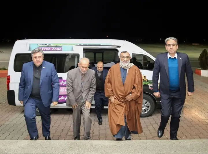 ورود دبیر شورای عالی انقلاب فرهنگی به تبریز با استقبال ویژه مسئولان استانی