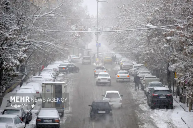 آسمان همدان در انتظار بارش‌های برفی پراکنده؛ سرمای زمستانی همچنان در کمین است!