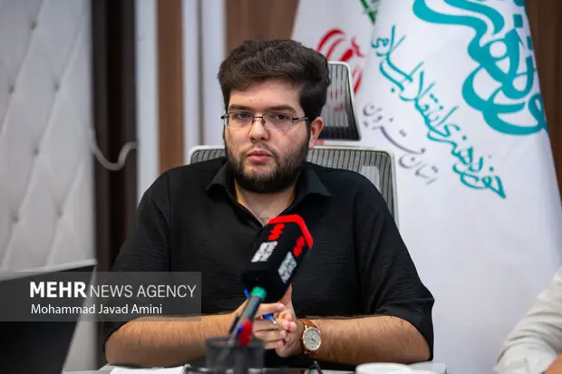 امیر کمالی از ناکارآمدی بروکراسی در مستند «مسخ‌کراسی» می‌گوید؛ تجربه‌ای آزاردهنده که همه‌جا دیده می‌شود!